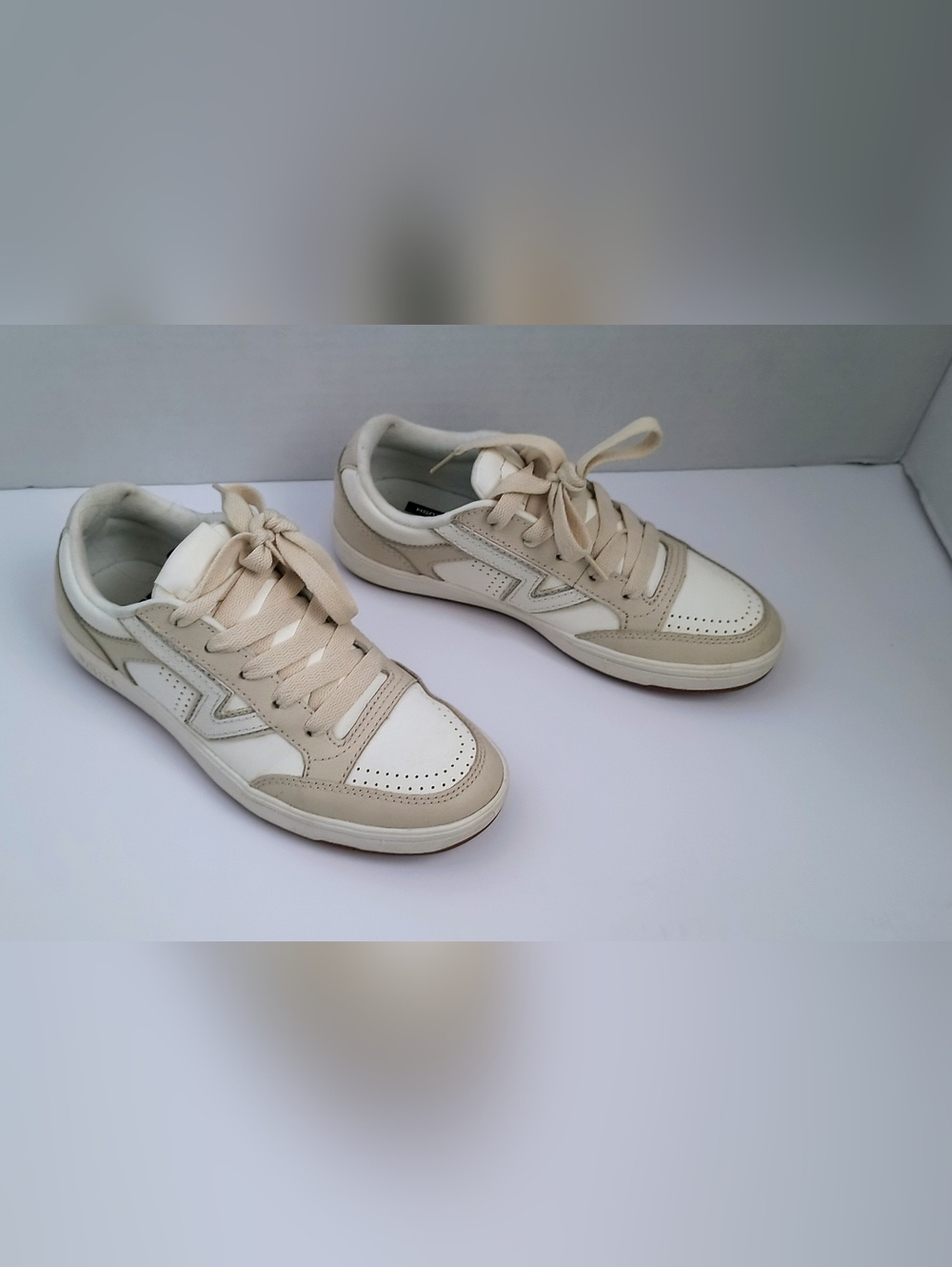 VANS LOWLAND LO LACE-UP UNISEX MEN SIZE 4.5 WOMEN SIZE 6 SHOES MARSHMALLOW White